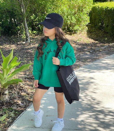 Outfits In The 90s, Kids Outfits Boys, Target Kids Clothes, Outfit Ideas Sporty, Stylish Toddler Girl, Kids Wedding Outfits, Kids Outfits Daughters, Trendy Kids Outfits, Fashion Baby Girl Outfits