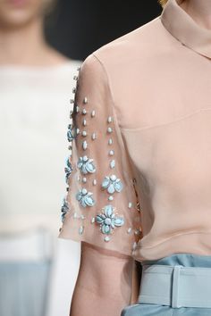 blue #jewels #runway #pixiemarket Detail Couture, Pola Manik, Moda Do Momento, 자수 디자인, Couture Details, Embroidery Fashion, Rebecca Taylor, Inspiration Mode, Mode Inspiration