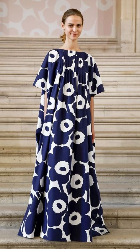 Marimekko Spring 2019 | Ready-to-Wear Marimekko Dress, News Photography, Mode Abaya, Fashion Show Images, Live Fashion, Loose Outfit, Casual Summer Dresses, Fashion Shows, Summer 2019