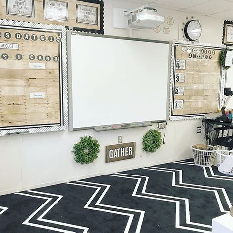 Classroom Decoration Ideas, Classroom Goals, Neutral Farmhouse, Diy Classroom Decorations, Classroom Makeover, Classroom Layout, 5th Grade Classroom, High School Classroom, Petite Section