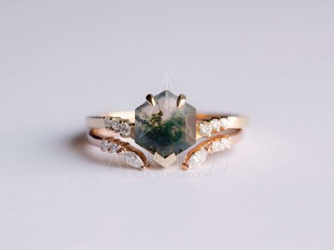 Geometric Engagement Ring, Gold Stacking Rings Wedding, Moss Agate Engagement Ring, Agate Engagement Ring, Moss Agate Ring, Diamond Engagement Ring Set, Round Diamond Engagement Rings, Agate Ring, Engagement Ring Set