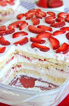 Looking for a quick and easy Spring/Summer dessert recipe?  Try out delicious No Bake Strawberry Icebox Cake ! Strawberry Eclair Cake, No Bake Strawberry Icebox Cake, Strawberry Delight Recipe, Strawberry Eclair, Oreo Trifle, Strawberry Icebox Cake, No Bake Summer Desserts, Bbq Desserts, Icebox Cake Recipes