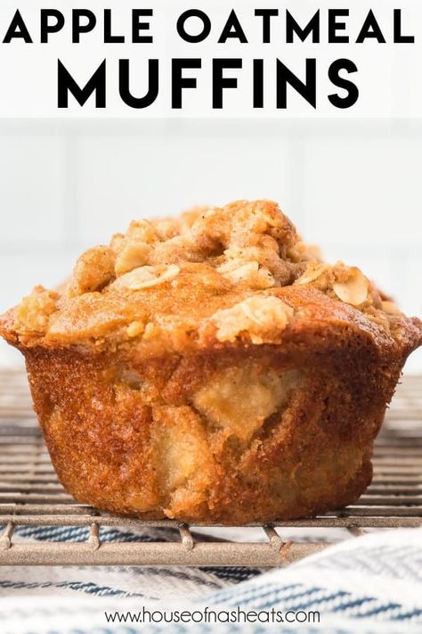 Easy Grab And Go Breakfast, Apple Oatmeal Muffins, Oatmeal Muffin Recipes, Cooking Oatmeal, Apple Oatmeal, Oat Muffins, Apple Muffins, Grab And Go Breakfast, Fall Recipe