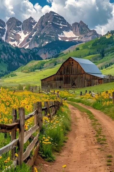 Old Barns Rustic, Barn Wallpaper, Cow Barn, Abstract Watercolors, Hybrid Animals, Mountain Scenes, Barn Photography, Farm Photos, Barn Pictures