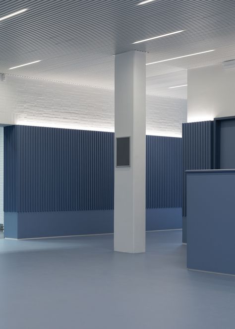 Sporting A - Wezenberg - driesotten.be Blue Waiting Room, Olympic Pool, Swimming Mermaid, Architectural Lighting Design, Hospital Interior, Clinic Interior Design, Interior Design Images, Something Old Something New, Office Entrance