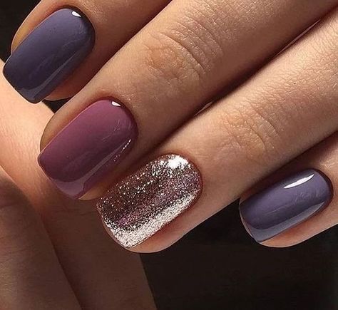 Purple Nails With One Accent Nail, Mauve And Glitter Nails, Short Purple Christmas Nails, Simple Nail Ideas 2023, Dip Manicures For Short Nails, Sophisticated Gel Nails, September Mail Ideas, Napa Valley Nails, Navy Purple Nails