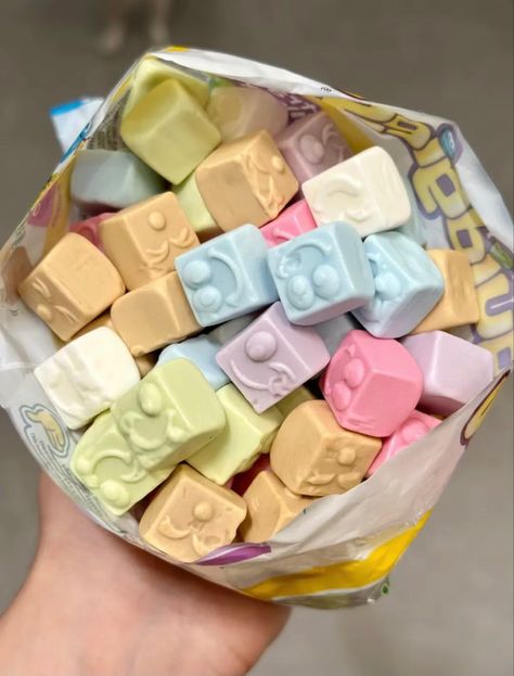 Asian Candy Aesthetic, Japanese Candy Aesthetic, Korean Grape Candy, Cute Korean Snacks Aesthetic, Asian Snacks To Buy, Japan Snacks, Asian Candy, Elegant Food, Pastel Cupcakes