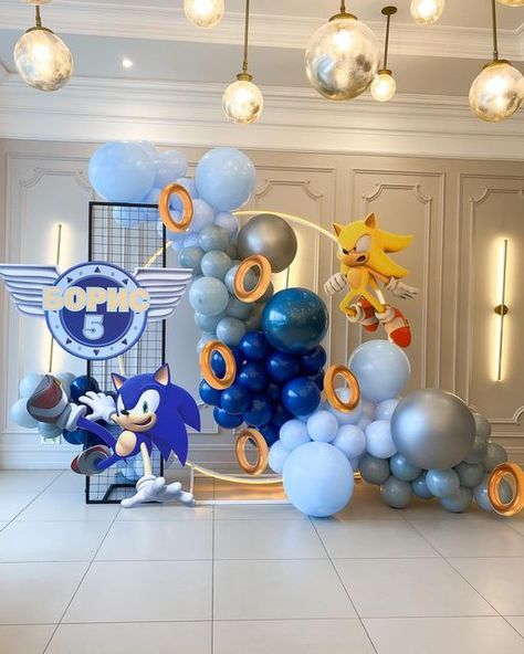 Sonic Balloon Decorations, Sonic Birthday Decorations Party Ideas, Sonic Ideas Birthday Parties, Sonic Party Decor, Sonic Balloon Decor, Sonic Balloon Garland, Sonic Decoration Ideas, Sonic Bday Party Ideas, Sonic Backdrop Ideas