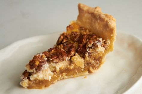 Aunt Vickie's Pecan Cream Cheese PIe via Debra Cummings Classic Pecan Pie, Southern Pecan Pie, Syrup Recipes, Holiday Pies, Pecan Pie Recipe, Crunchy Pecans, Pastry Blender, Golden Syrup, Golden Eagle