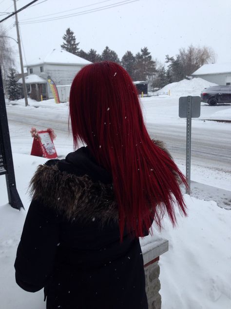 Blood Red Hair, Red Hair Inspo, Wine Hair, Hair Color Streaks, Dark Red Hair, Dyed Hair Inspiration, Long Red Hair, Pretty Hair Color, Hair Stylies