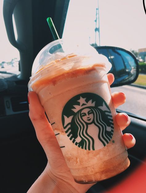 Starbucks aesthetic Starbucks Photography, Best Starbucks Drinks, Korean Snacks, Starbucks Lovers, Ice Ice Baby, Starbucks Hot, Starbucks Iced Coffee Bottle, Starbucks Drinks, Coffee Bottle