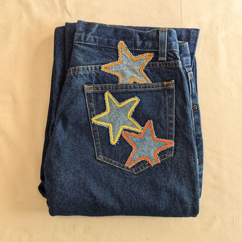 "Reworked vintage dark wash mid-rise jeans. These jeans are reworked with handmade light wash denim star patches in a mainly yellow and orange color pallate.  All pockets are fully functional. Original jeans are by Liz Claiborne Liz Wear. 100% cotton, made in Mexico. Marked a size 8- 31\" waist, 10\" rise, 39\" hips, 29\" inseam, 15\" leg opening. In great vintage condition with some very light vintage wear." Patchwork Jeans Outfit, Patched Jeans Diy, White Tees Outfit, Patchwork Star, Reworked Clothes, Star Patches, Orange Jeans, Patchwork Clothes, Diy Jeans