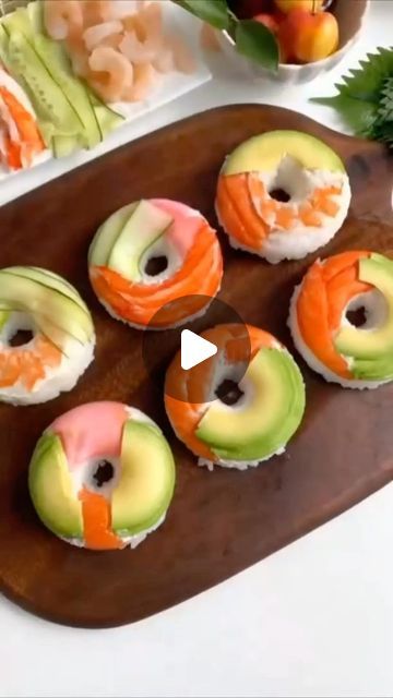 EASY PEASY LEMON SQUEEZE on Instagram: "🥨 APPETISSELE JOURNAL🥨 ⭐️ TASTY COLLECTION ⭐️ 🥑 BEST IN FAST AND EASY… Follow @appetiselle for more ! • • #recipes #cooking #food #instafood #instarecipe #tasty #chefrecipe #breakfast #lunch #dinner #menu #reels" Making Sushi At Home, Sushi Recipes Homemade, Making Sushi, Healthy Hacks, Make Sushi, Sushi Making, Sushi At Home, Decorações Com Comidas, Homemade Sushi