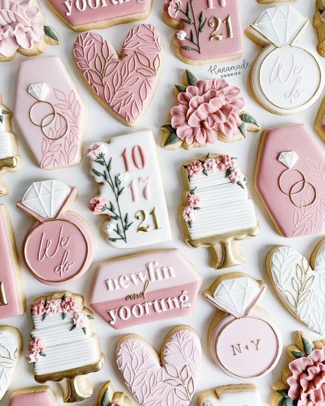 Bridal Shower Fondant Cookies, Floral Bridal Cookies, Engagement Cookies Ideas, Anniversary Sugar Cookies, Wedding Decorated Cookies, Engagement Party Cookies, Bachelorette Party Cookies, Wedding Cookies Decorated, High Tea Wedding