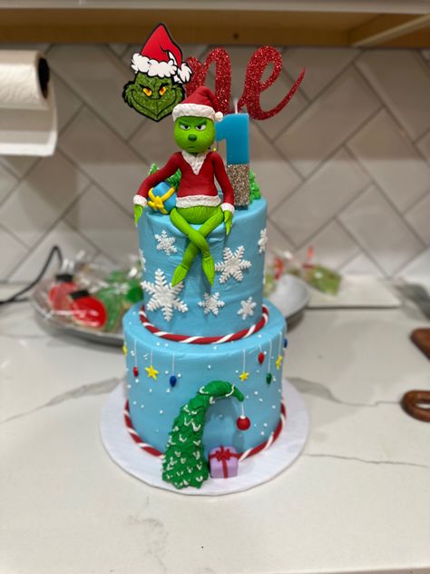 Grinch First Birthday Smash Cake, Grinch 1st Birthday Cake, Smash Cake Grinch, Grinch Theme Birthday Cake, She’s A Sweet One Grinch Birthday, Grinch Birthday Cake Kids, Grinch Foods, Grinch Birthday Cake, Fair Cake