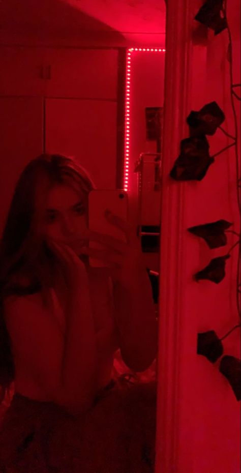 Led Light Pictures Baddie, Mirror Selfie Aesthetic Led Lights, Led Selfie Ideas, Red Led Lights Selfie, Foto Led, Insta Theme, Light Girls, Lightroom Presets Collection, Red Led Lights