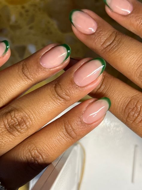 Green Tip Short Nails, Short Gel Nails Green French Tip, Green French Tip Natural Nails, Green Tip Nails Short, Short Almond Polygel Nails, Micro Manicure French, Natural Nails French Tip Color, Short Almond Acrylic Nails Design Summer, Green Detail Nails