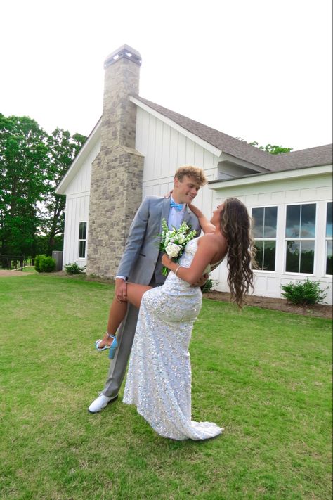 White Iridescent Prom Dress Couple, White Prom Outfits For Couples, Mint Green Prom Dress Couple, Iridescent Prom Dress Couple, White Prom Looks, Silver Prom Dress Couple, White Dress Prom Couple, White Prom Couple, White Prom Dress Couple