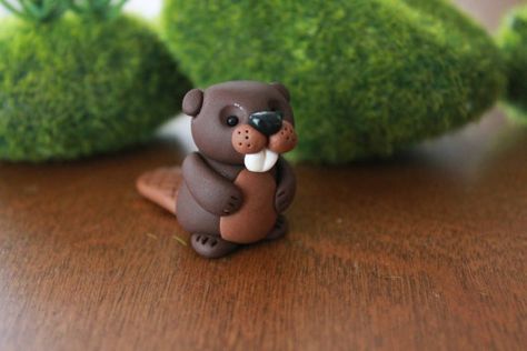 Polymer Clay Beaver - Miniature Beaver - Mini Clay Beaver - Fairy ... Polymer Clay Fairy Garden, Clay Fairy Garden, Polymer Clay Turtle, Clay Critters, Polymer Clay Kunst, Clay Turtle, Dough Clay, Diy Fimo, Diy Polymer Clay