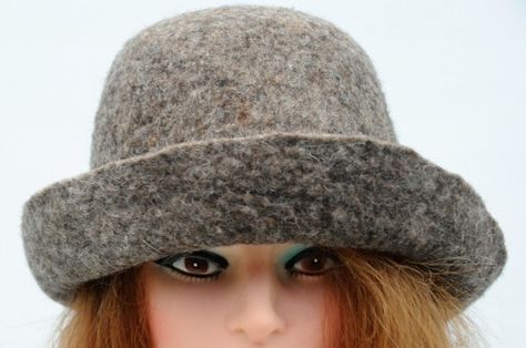 Wool Felt Hat, How To Make A Felt Hat, Felt Hat Diy, Handmade Felt Hats, Wet Felting Tutorial, Drum Carder, Felted Hats, Felted Hat, Wet Felting Projects