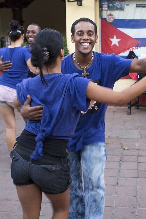 Dancing Salsa Aesthetic, Cuban Culture Aesthetic, Cuban Salsa Dancing, Salsa Aesthetic, Cuban Aesthetic, Cuba Salsa, Caribbean Dance, Cuban Salsa, Cuba Culture