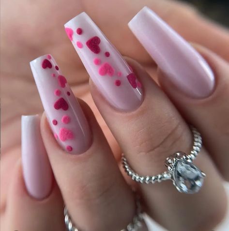 Valentines Day Nail Designs and Nail Art Trends To Try - Her Blog Journal Cute Easy Valentines Nails, Valentines Day Nails, February Nails, Valentine Nails, Nail Designs Valentines, Unique Acrylic Nails, Heart Nails, Fire Nails, Chic Nails