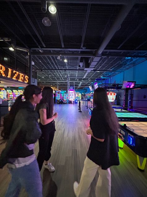 friends, arcade, games Arcade With Friends, Group Dates, Friend Group, 17th Birthday, Friends Are Like, Group Of Friends, I Love You All, Real Friends, Arcade Games