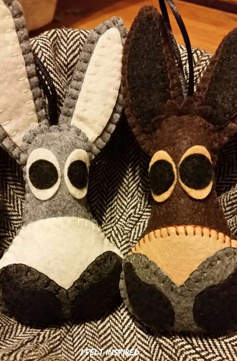 My Dexter donkey ornies. #IFeltInspired #Ornies Donkey Christmas Ornaments Diy, Donkey Humor, Donkey Quilt, Donkey Craft, Donkey Pictures, Mini Donkeys, Donkey Drawing, Mini Donkey, Felt Toys Patterns