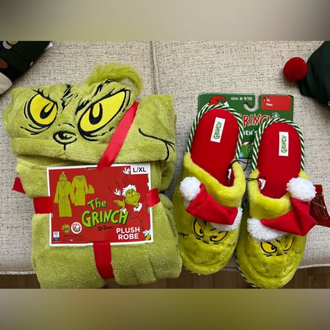 New Rare / Htf New With Tags Listing Includes: 1 - The Grinch From How The Grinch Stole Christmas Plush Slippers Men 9 / 10 (M) 1 - The Grinch Plush Robe Size L/Xl (Unisex - No Measurement Chart Available) Comes From A Smoke-Free And Pet-Free Home Ships Fast And With Care Note: I Have Other Sizes Available As Well (But In Black). Comment Or Look Through My Shop For More Details. Search Words Only: Santa Hat, Xmas, Holiday, Green, Christmas Tree, Cindy Lou, Max, Disney, Universal, Seasonal Decor, Grinch Gift Ideas, Grinch Theme Christmas, Christmas Decir, Grinch Plush, Grinch Stuff, Burr Basket, Christmas Checklist, Mr Grinch, Grinch Christmas Decorations