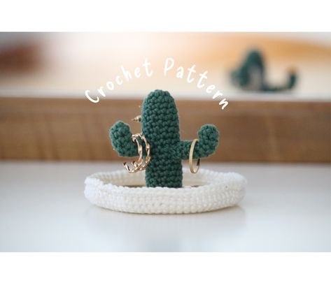 Cactus Jewelry Holder, Crochet Jewelry Holder, Crochet Back Loop Only, Cactus Jewelry, Crochet Rings, French Knitting, Mushroom Jewelry, Crochet Bouquet, Pola Amigurumi