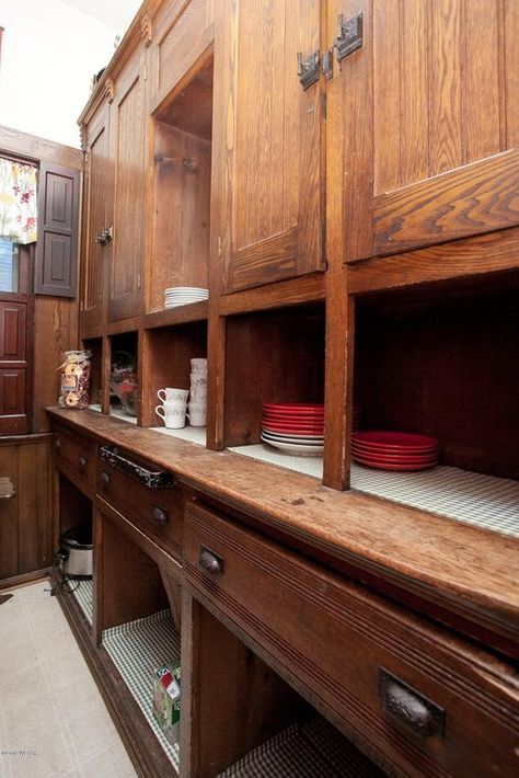 Victorian Farmhouse Kitchen, Folk Victorian House, Bathroom Victorian, Restoration House, Victorian House Interiors, Wooden Staircase, Leaded Glass Door, Folk Victorian, High Ceiling Living Room