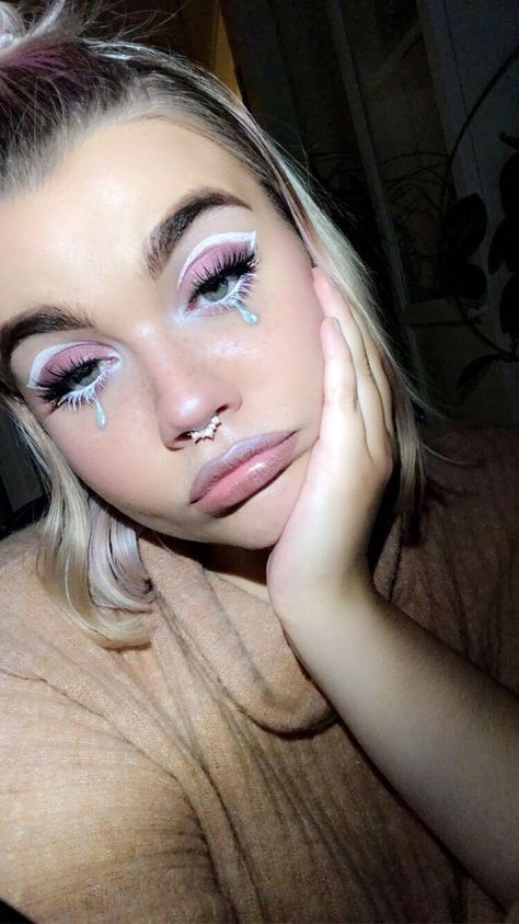 Makeup Melanie Martinez Cry Baby, Melanie Martinez Concert Makeup Looks, Melanie Martinez Concert Outfit Ideas Cry Baby, Melanie Martinez Cry Baby Makeup, Melanie Martinez Cry Baby Concert Outfit, Trilogy Tour Makeup K-12, Cry Baby Makeup Look, Pity Party Makeup, Melanie Martinez Eye Makeup