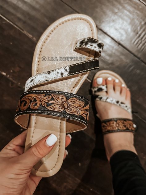 Greta Cowhide Leather Sandals – L&L Boutique Western Sandals Cowgirl, Western Sandals Outfit, Western Dress Shoes, Summer Outfits Sandals, Cowhide Sandals, Western Sandals, Western Summer, Casual Country Outfits, Western Stuff