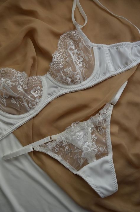 Wedding Linger Honeymoon, White Lingerie Outfit Wedding, Wedding Langere, Bride Lingerie Wedding Day, Honey Moon Lingerie Wedding Night, Wedding Lengire, Wedding Linger The Bride, Wedding Lingerie Outfit Night, Linergie Wedding Night