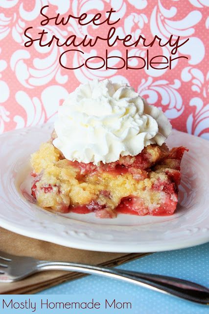 Sweet Strawberry Cobbler - strawberries, bisquick, egg, butter, & sugar - YUM!! Strawberry Cobbler Recipes, Apple Cakes, Strawberry Cobbler, Cobbler Topping, Cake Mug, Bisquick Recipes, Roasted Strawberries, Blueberry Cobbler, Cobbler Recipes