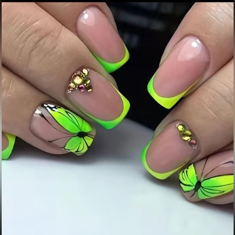 24 Pieces Of Summer Green Fake Nails With Cute Butterfly Design French Tip And Glossy Finish For A Chic And Stylish Look Easy To Apply With Full Cover Short Square Shape Perfect For Women And Girls Who Want To Add A Pop Of Color To Their Nails Fake Acrylic Nails, Squoval Nails, Nagel Tips, Coffin Press On Nails, Nail Art Rhinestones, Butterfly Nail, Stick On Nails, Rhinestone Designs, False Nail