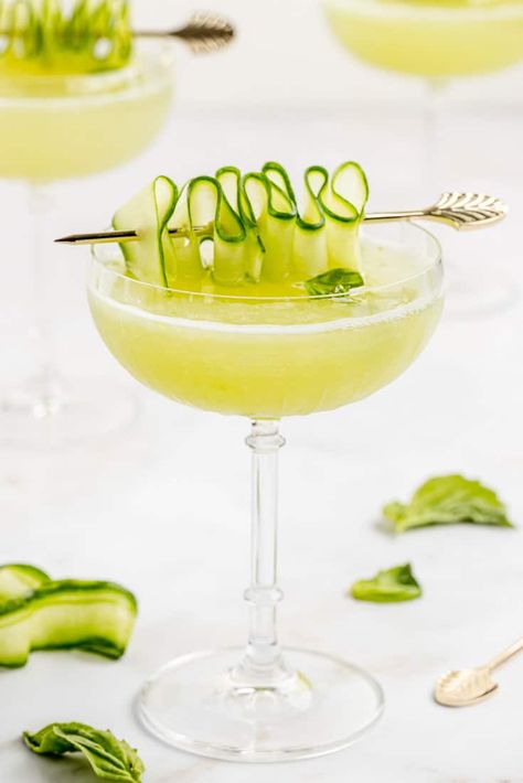 This cucumber basil gimlet is the embodiment of summer in a glass! It has an aromatic herbal flavor with a touch of sweetness. Basil Gimlet, Cucumber Gin Cocktail, Cucumber Gimlet, Basil Cocktail, Gimlet Cocktail, Cucumber Cocktail, Liquid Lunch, Gimlet Recipe, Flavoured Gin