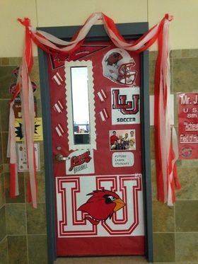 School Spirit Classroom Doors, Spirit Door Decorations, University Door Decorations, School Spirit Door Decorating Contest, College Door Decorations Contest, College Door Decoration, Homecoming Door Decorations, Avid Activities, Door Decorations College