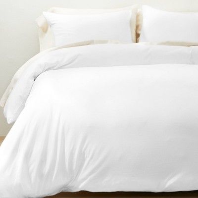 White Blanket Comforter, White Bed Comforter, Relaxing Aesthetic, Jersey Bedding, White Duvet Cover, Top Of Bed, Dream Furniture, White Comforter, White Duvet Covers