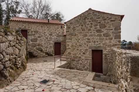 André Eduardo Tavares , Armenio Teixeira · Rural houses refurbishment in Trebilhadouro Small Stone House, Rural Houses, Stone Cottages, Rural House, Farm Cottage, Stone Masonry, Traditional Building, Small Buildings, Rural Area