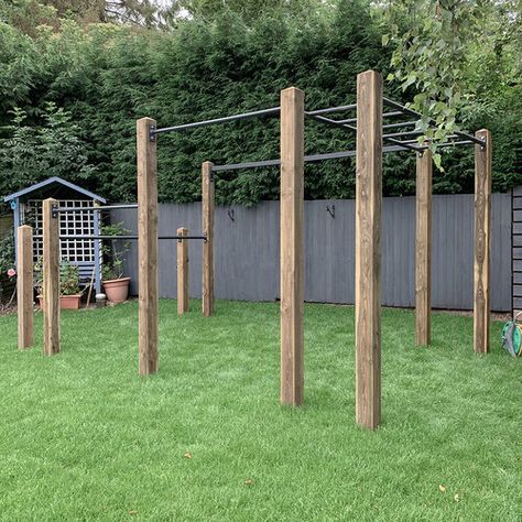 Backyard Gym Diy, Outdoor Pull Up Bar, Diy Pull Up Bar, Ninja Warrior Gym, Backyard Jungle Gym, Calisthenics Gym, Crossfit Abs, Backyard Gym, Outdoor Gym Equipment