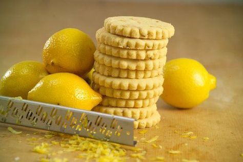 . Lemon Zest Recipes, بيتي فور, Butter Shortbread Cookies, Butter Shortbread, Irish Recipes Traditional, Irish Dishes, Irish Butter, St Patricks Day Food, Shortbread Cookie Recipe