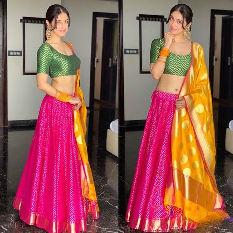 Lehenga Choli For Wedding, Pink Lehenga Choli, Choli For Wedding, Simple Lehenga, Mehendi Outfits, Indian Outfits Lehenga, Lehnga Dress, Green Lehenga, Half Saree Designs