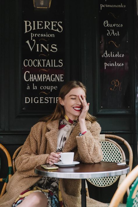 PARIS SESSION Parisian Style Photoshoot, Paris Editorial Photoshoot, Paris Photoshoot Ideas, Parisian Photoshoot, Cafe Shoot, Parisian Coffee Shop, Parisienne Aesthetic, Cafe Photoshoot, Photoshoot Paris