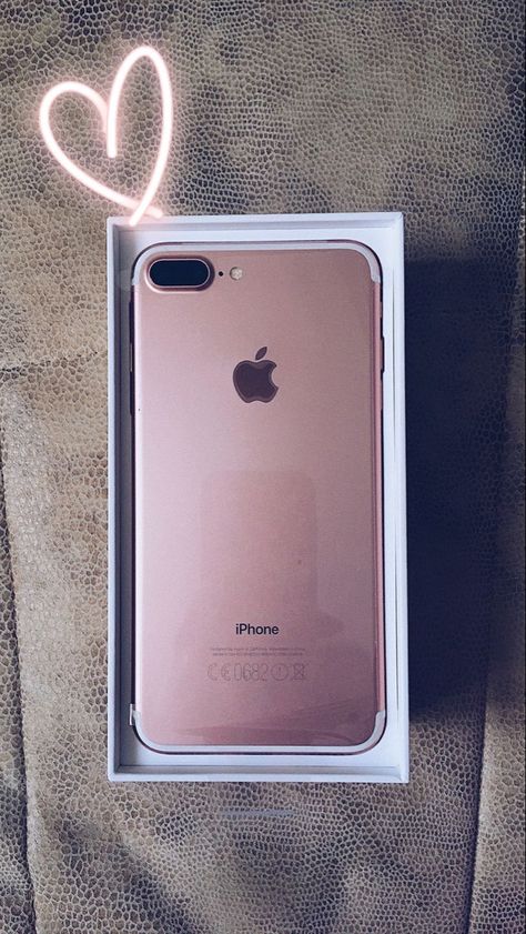 Iphone 7plus Rose Gold, Gold Iphone 7 Plus, Rose Gold Aesthetic, Rose Gold Iphone, Iphone Obsession, Iphone Pictures, Gold Iphone, Apple Phone Case, Apple Laptop