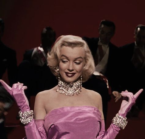 Gentlemen Prefer Blondes Aesthetic, Marilyn Monroe Haircut, Marilyn Monroe Pink Dress, Feminine Era, Dope Pics, Marilyn Monroe Poster, Gentlemen Prefer Blondes, Norma Jeane, Pink Room