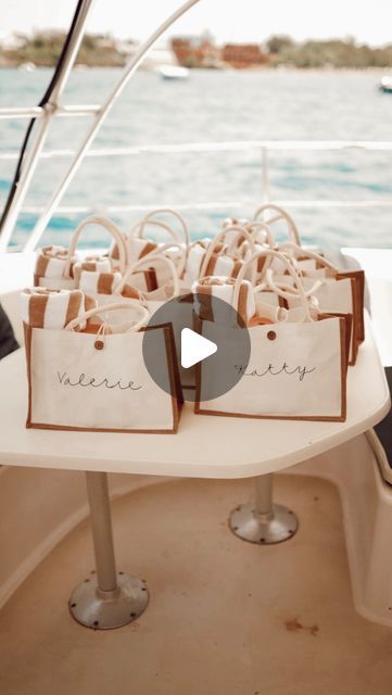 Stephanie Cruz✨ on Instagram: "Resharing my most viral DIY!  I did these favor bags for my beach/boat birthday last year and it was a complete success  I filled them with my favorite products These are a perfect option for your bachelorette, girls trip, birthday or any occasion.  They are also so easy to make!  Comment LINKS and i will senf you a direct message with everything i used♥️♥️  Ya pensando que hare este año 😍  Hazlo tu mismo, beach tote bags, bachelorette favor bags, diy beach bag, girls trip, cricut project, easy diy, amazon finds, beach essentials" Beach Birthday Party Ideas For Women, Beach Birthday Goodie Bags, Bachelorette Party Gift Bags Diy, Beach Bag Bachelorette, Vacation Gift Bag Ideas, Birthday Trip Gift Bags, Bachelorette Bags Favors, Girls Trip Goodie Bags Ideas, Girls Trip Gifts Bags