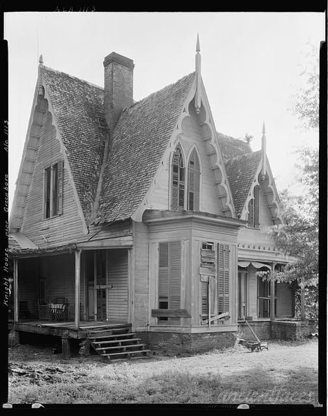 Knight House, Greensboro vic., Hale County, Alabama Shorpy Historical Photos, Old Abandoned Houses, Gothic Revival, American Gothic, Abandoned Mansions, Old Farm Houses, Haunted Places, Old Barns, Old Farm