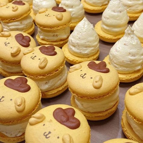 Macaron Cute, Cute Macarons, Macarons Paris, Macaron Ideas, Sanrio Aesthetic, Sanrio Pompompurin, Kawaii Cooking, Cute Baking, Cute Snacks