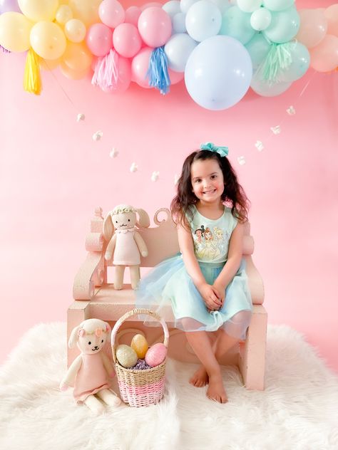 Throw an eggs-traordinary Easter celebration with this fun decoration! 🎈 These beautiful pastel balloons come in a selection of cheerful colors, like pink, yellow and blue. 💗💛💙 Makes a party eggs-tra special, whether it's for kids OR adults >>> https://etsy.me/3vHOvUj 📸 @xolovecaro Pastel Balloon Arch, Confetti Balloon Gender Reveal, Emeryville California, Barbie Party Supplies, Flower Petal Confetti, Confetti Gender Reveal, Bridal Shower Balloons, Balloon Tassel, Barbie Gifts